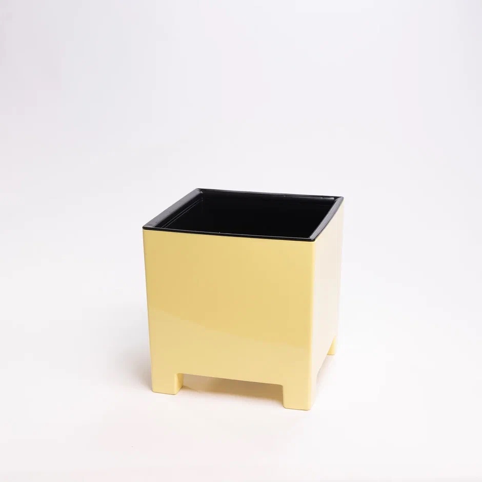 Кашпо пластм. "Нард" 2,1л 140х140мм h140мм со вставкой Желтый мираж НР15-40 *1/8