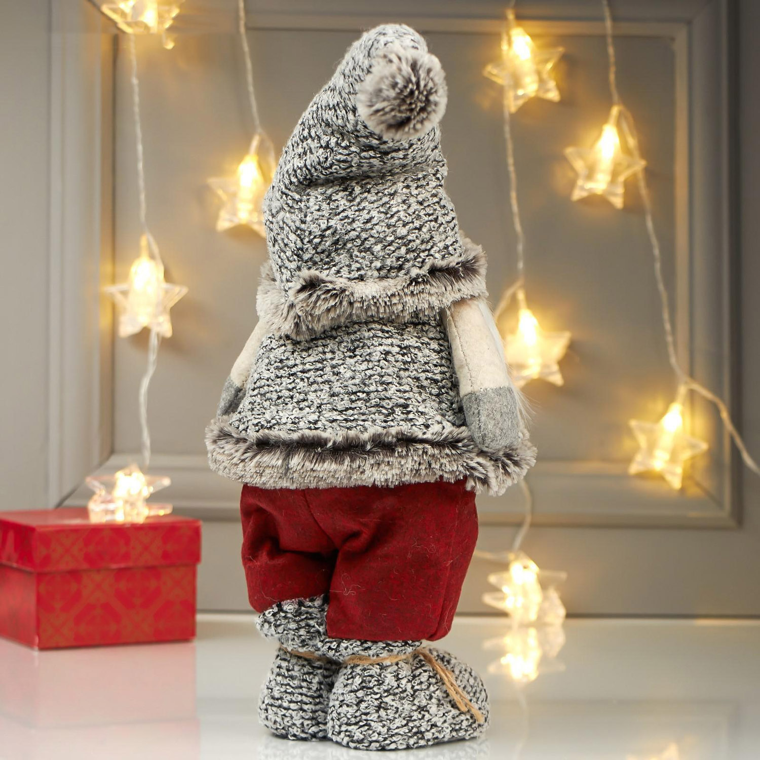 Кукла интерьерная "Дедушка в бордовых штанах и серой куртке" 42х12х17 см 4822653