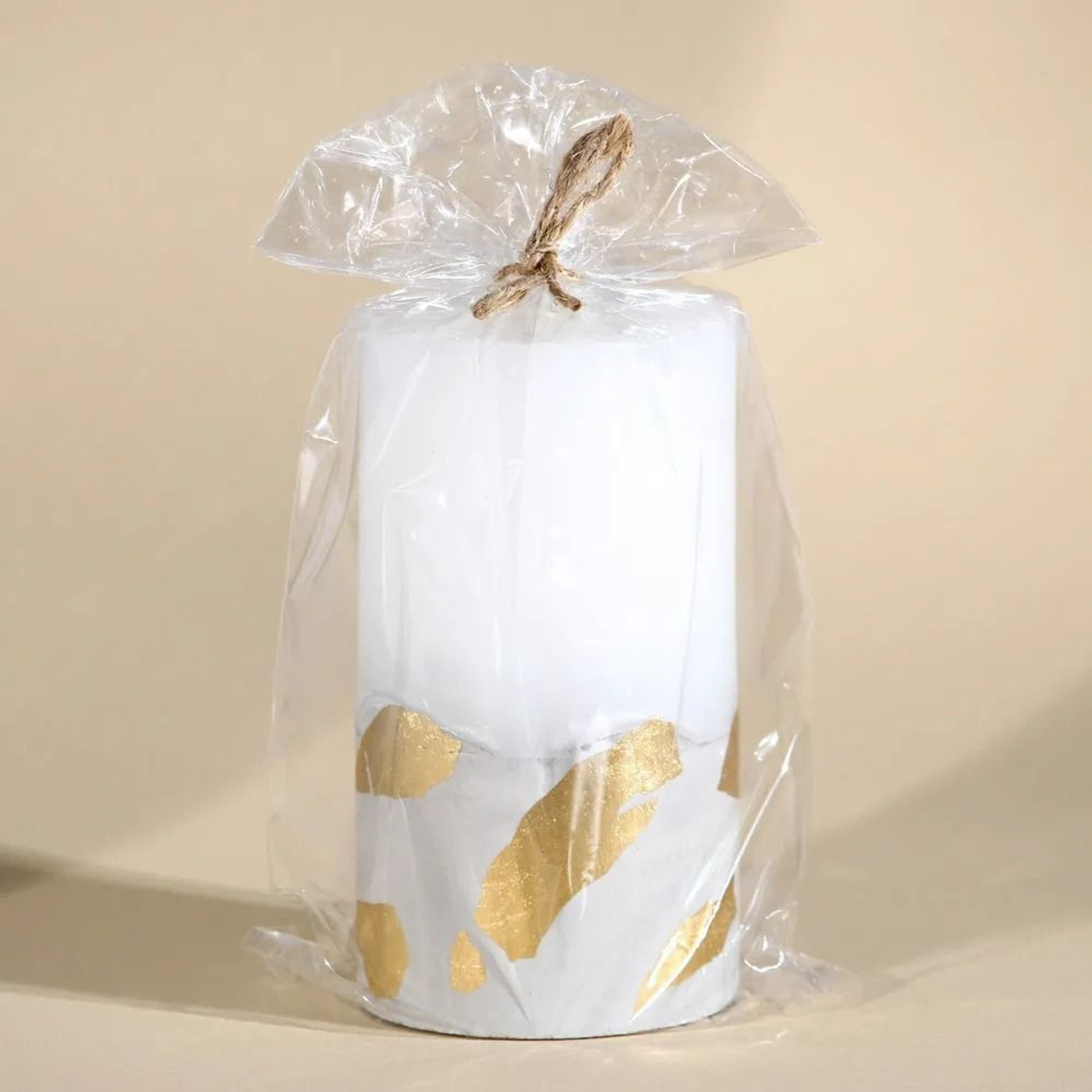 Свеча интерьерная белая с бетоном (поталь) 12,5 х 7 см   5460480