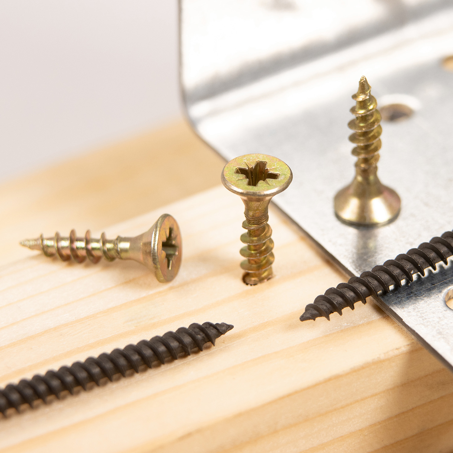 Шурупы жёлтые BROZEX пакет 4,5*20 (20шт) *10/100 Шурупы жёлтые BROZEX пакет 4,5*20 (20шт) *10/100