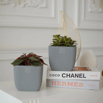 Кашпо пластм. "Фабио" 1,95л 140х140мм h140мм со вставкой Серый AMF-1,95-03 ("VipSet") *1/8