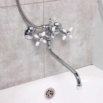 Смеситель для ванны Эверест В22-071А, длинный излив, двухвентильный